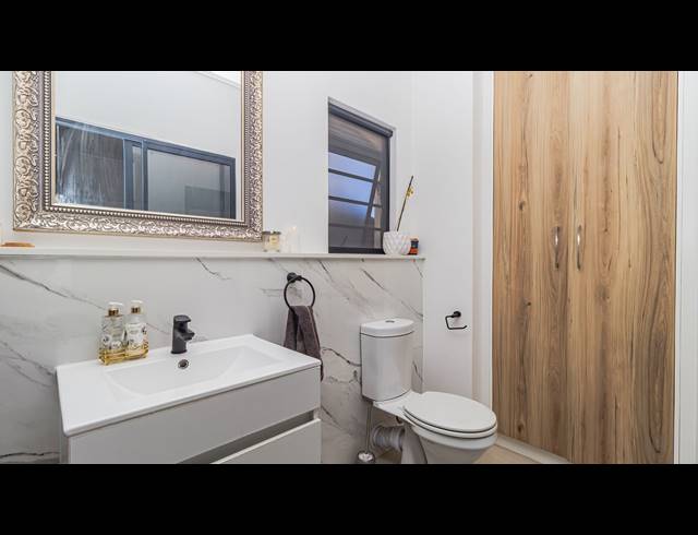 3 BEDROOM APARTMENT FOR SALE IN SANDOWN